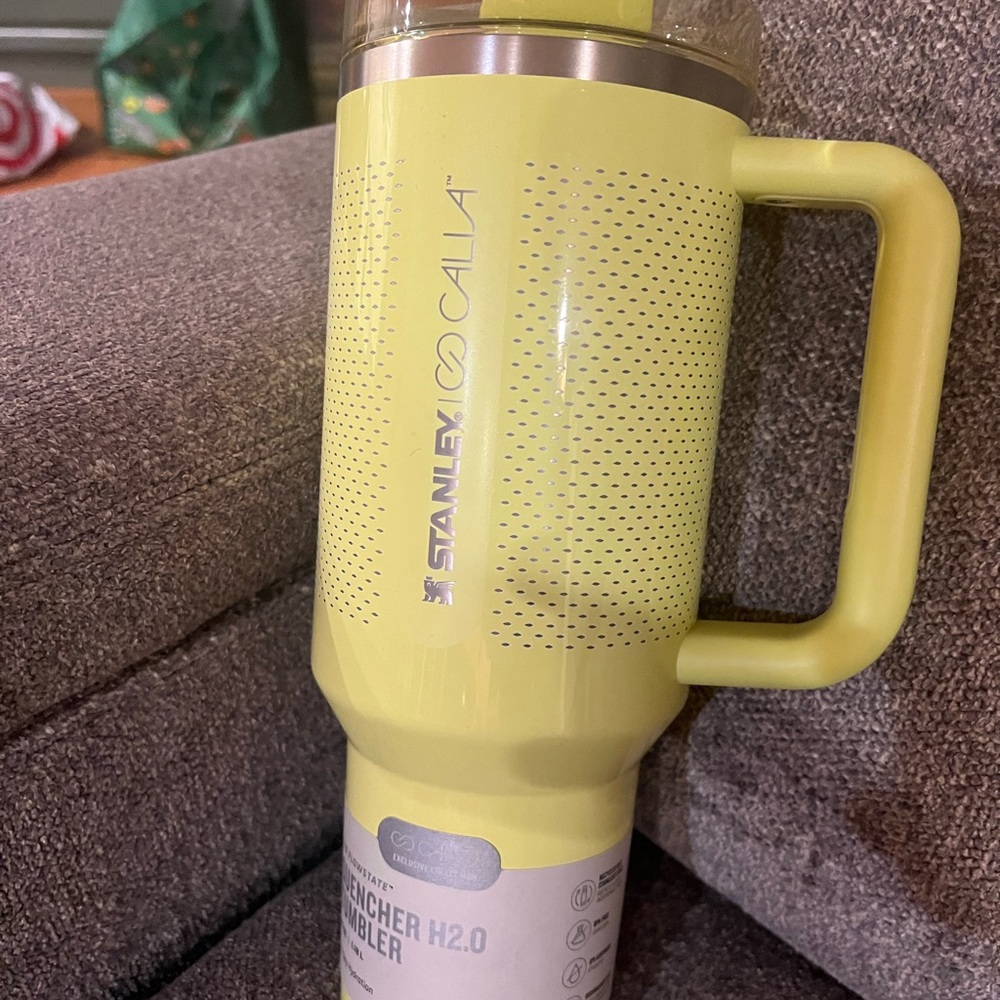 New Stanley Quencher H2.0 Tumbler - Yellow